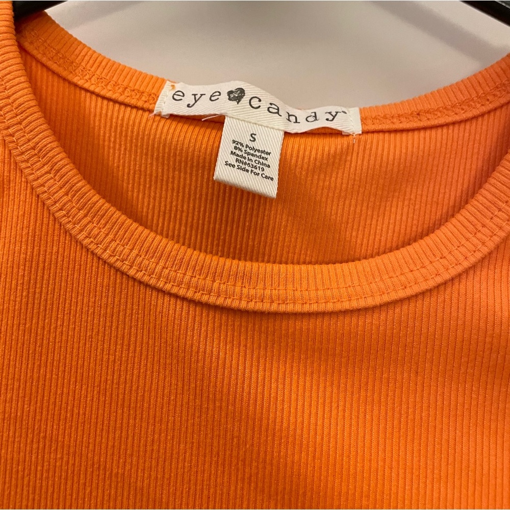 Cute orange top
